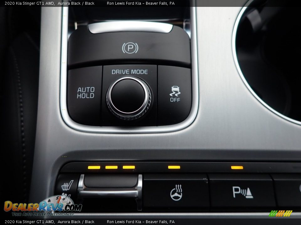 Controls of 2020 Kia Stinger GT1 AWD Photo #18