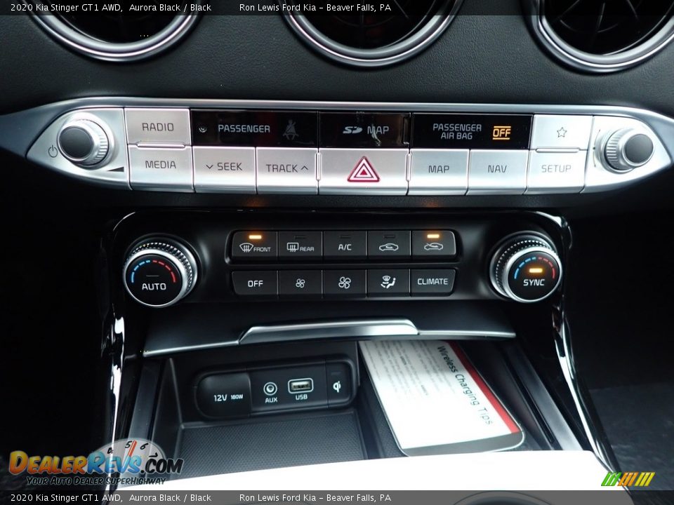 Controls of 2020 Kia Stinger GT1 AWD Photo #20