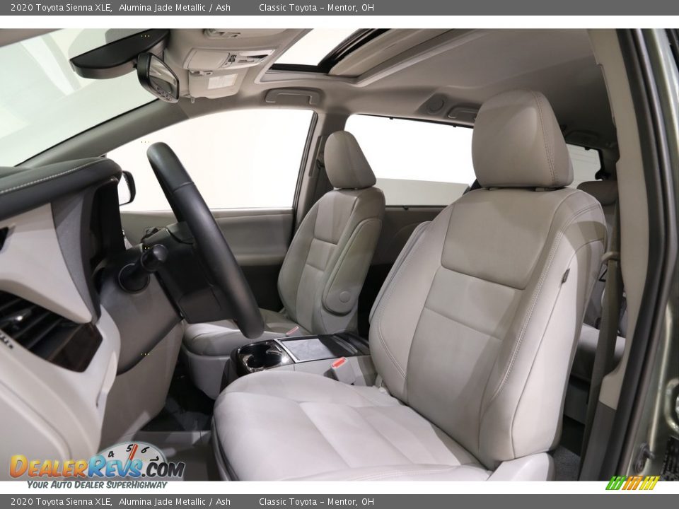 2020 Toyota Sienna XLE Alumina Jade Metallic / Ash Photo #5