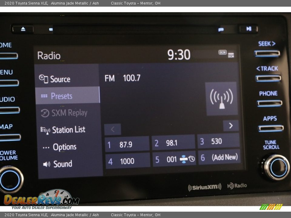 2020 Toyota Sienna XLE Alumina Jade Metallic / Ash Photo #11