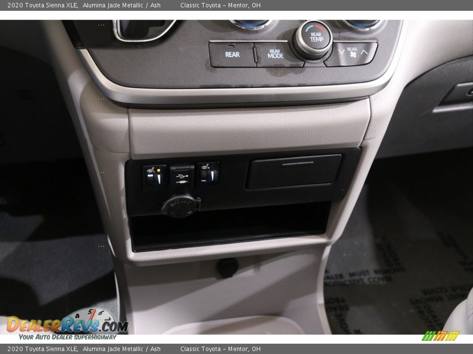 2020 Toyota Sienna XLE Alumina Jade Metallic / Ash Photo #13