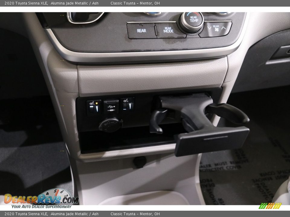 2020 Toyota Sienna XLE Alumina Jade Metallic / Ash Photo #14