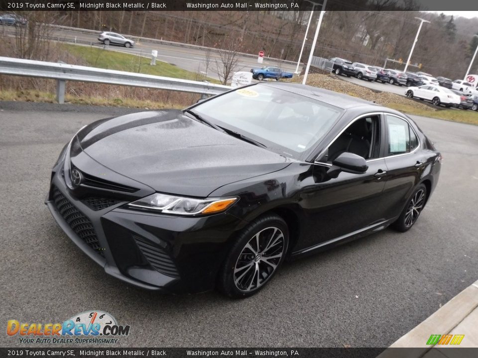 2019 Toyota Camry SE Midnight Black Metallic / Black Photo #5