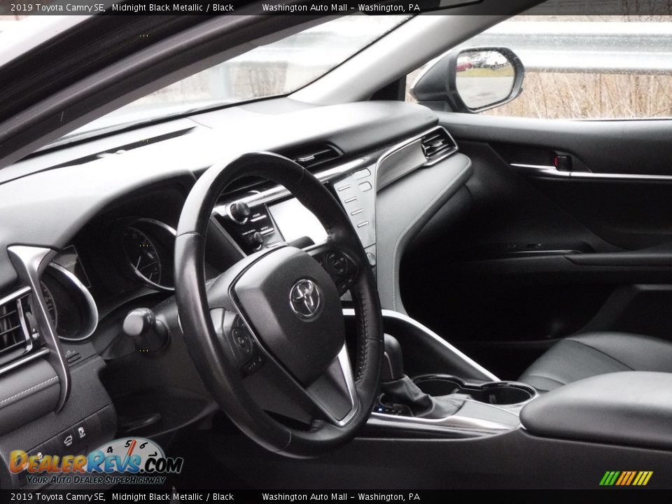 2019 Toyota Camry SE Midnight Black Metallic / Black Photo #11