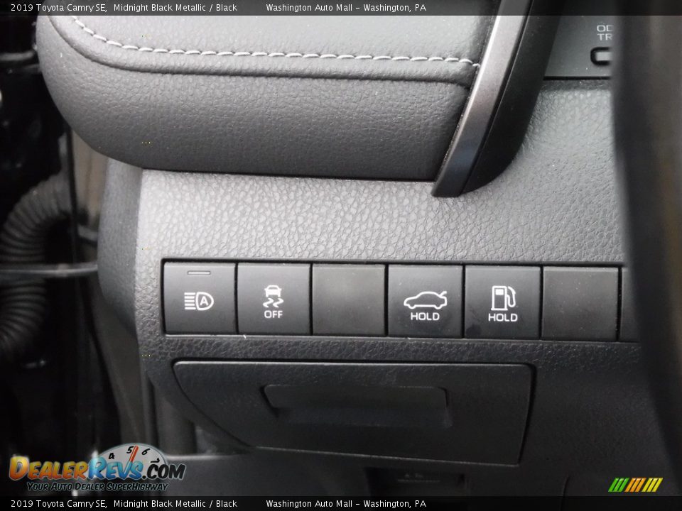 2019 Toyota Camry SE Midnight Black Metallic / Black Photo #15