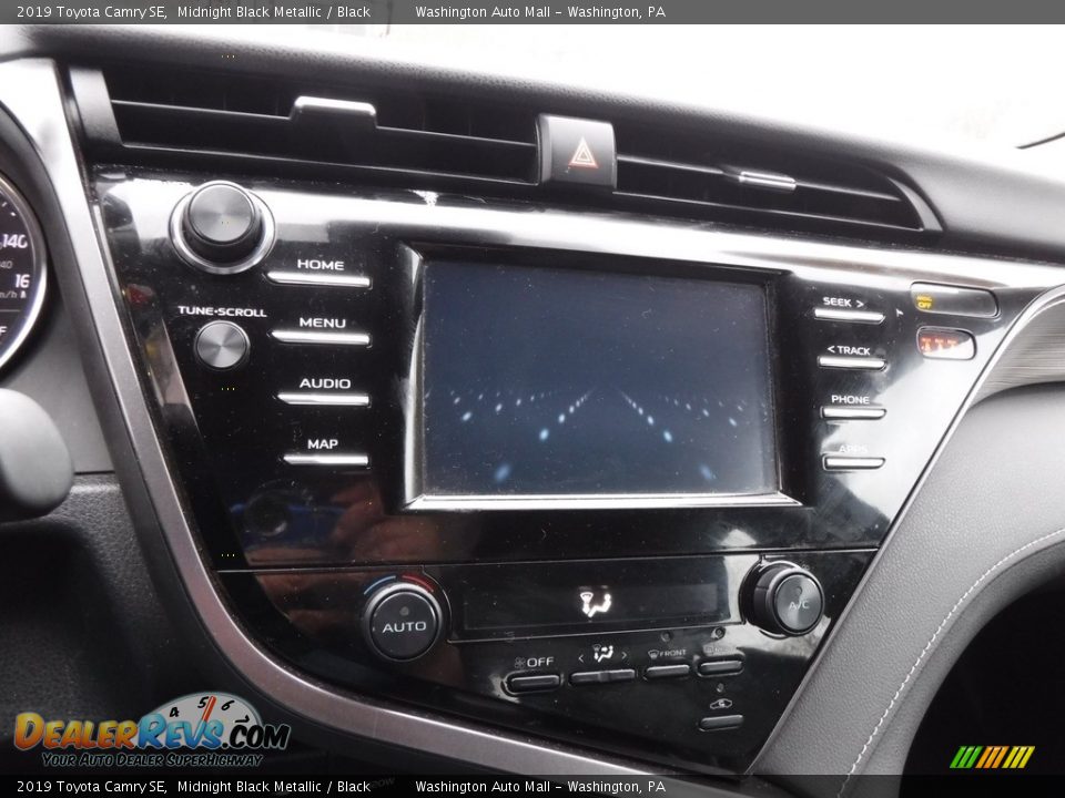 2019 Toyota Camry SE Midnight Black Metallic / Black Photo #17