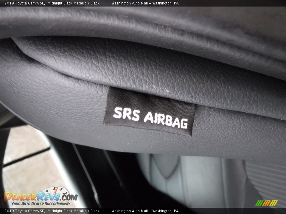 2019 Toyota Camry SE Midnight Black Metallic / Black Photo #24