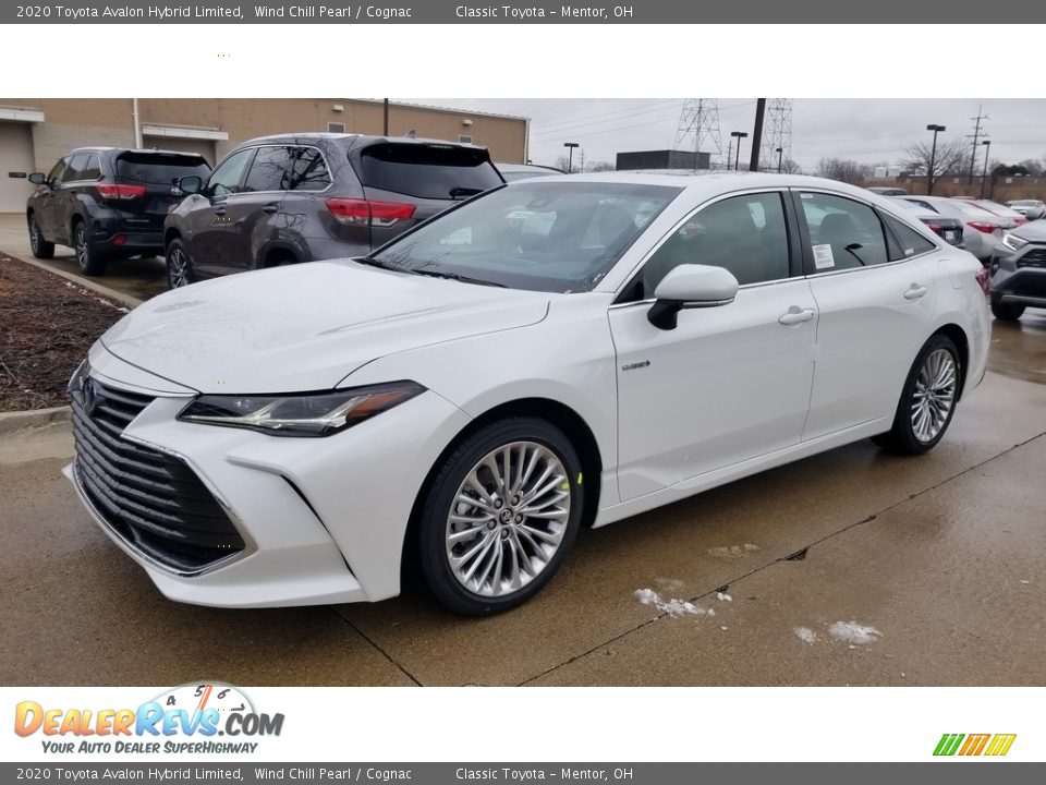 Front 3/4 View of 2020 Toyota Avalon Hybrid Limited Photo #1