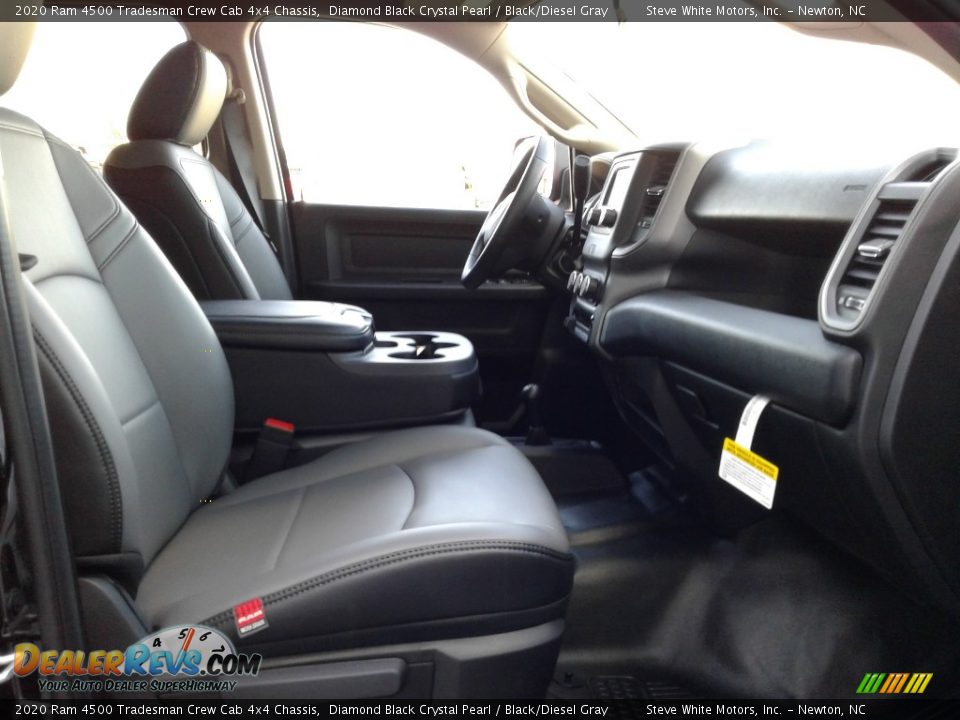 2020 Ram 4500 Tradesman Crew Cab 4x4 Chassis Diamond Black Crystal Pearl / Black/Diesel Gray Photo #16