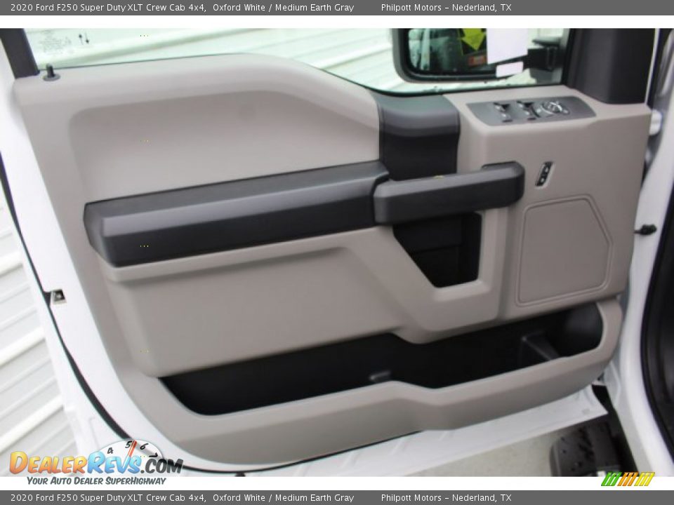 2020 Ford F250 Super Duty XLT Crew Cab 4x4 Oxford White / Medium Earth Gray Photo #9