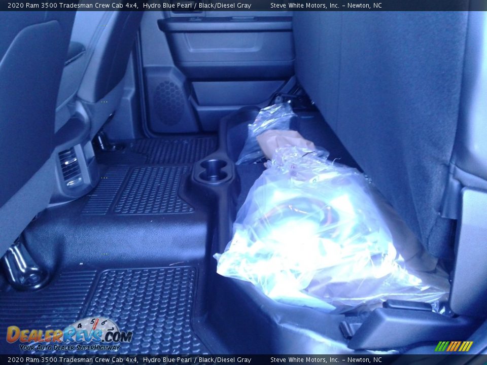 2020 Ram 3500 Tradesman Crew Cab 4x4 Hydro Blue Pearl / Black/Diesel Gray Photo #14