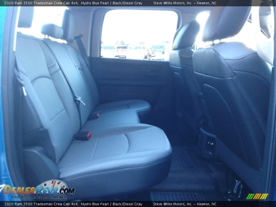 2020 Ram 3500 Tradesman Crew Cab 4x4 Hydro Blue Pearl / Black/Diesel Gray Photo #15
