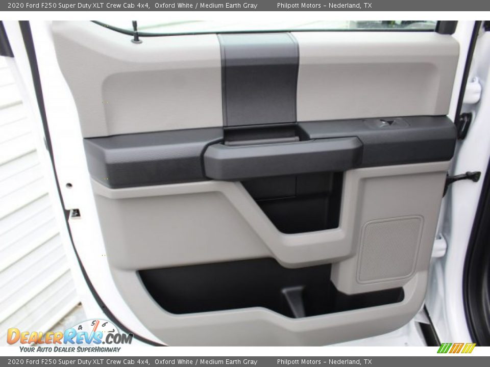 2020 Ford F250 Super Duty XLT Crew Cab 4x4 Oxford White / Medium Earth Gray Photo #18