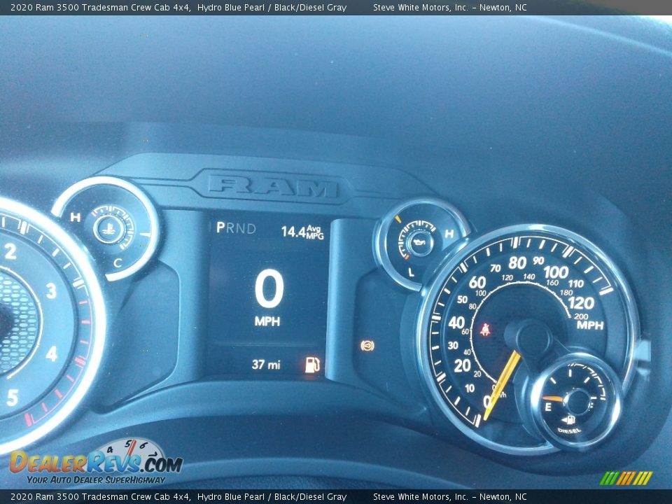2020 Ram 3500 Tradesman Crew Cab 4x4 Hydro Blue Pearl / Black/Diesel Gray Photo #19