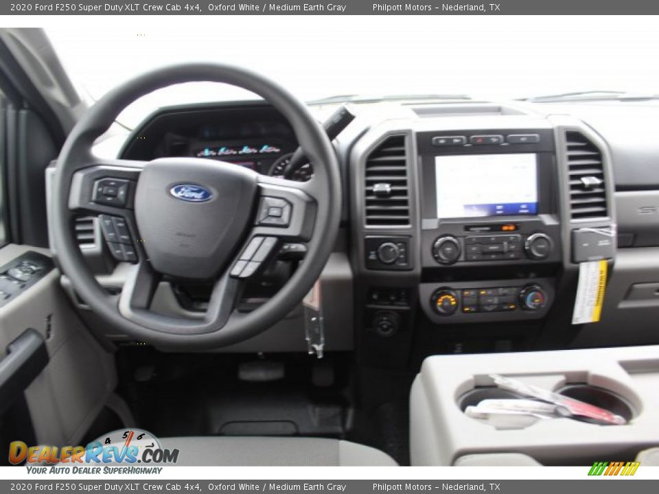 2020 Ford F250 Super Duty XLT Crew Cab 4x4 Oxford White / Medium Earth Gray Photo #20