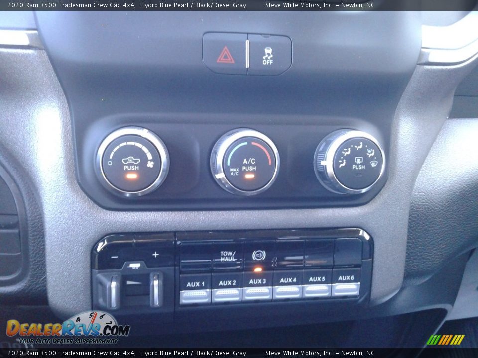 2020 Ram 3500 Tradesman Crew Cab 4x4 Hydro Blue Pearl / Black/Diesel Gray Photo #22
