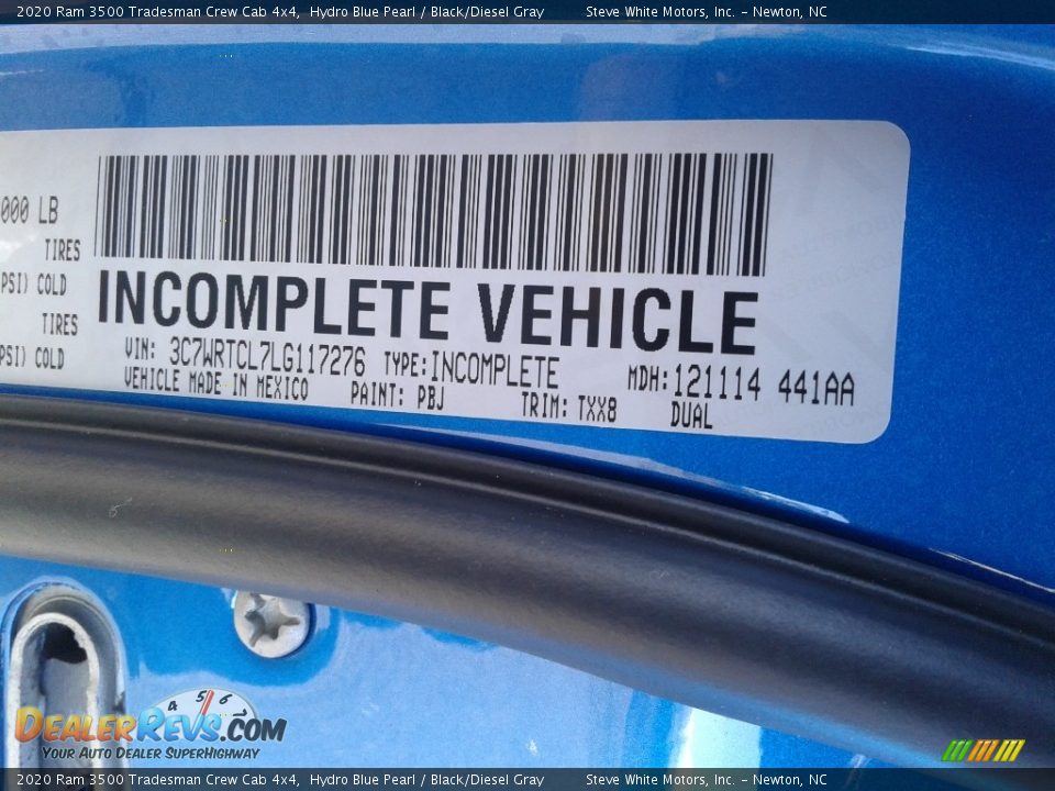 2020 Ram 3500 Tradesman Crew Cab 4x4 Hydro Blue Pearl / Black/Diesel Gray Photo #26
