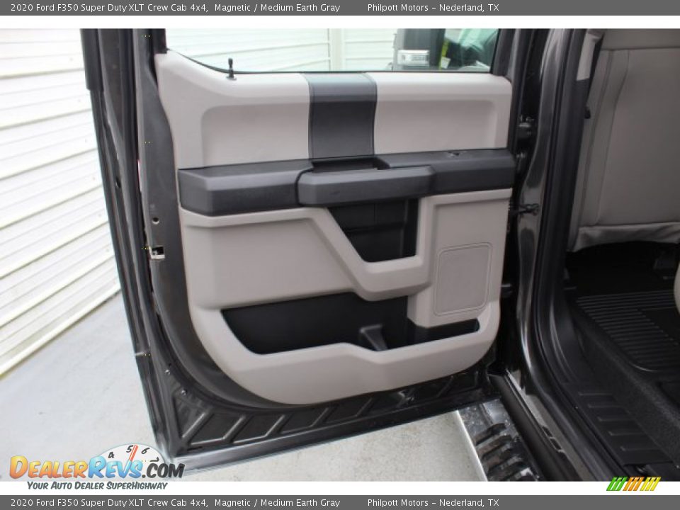 2020 Ford F350 Super Duty XLT Crew Cab 4x4 Magnetic / Medium Earth Gray Photo #19