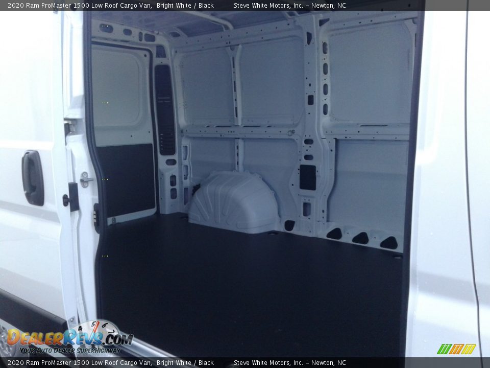 2020 Ram ProMaster 1500 Low Roof Cargo Van Bright White / Black Photo #13