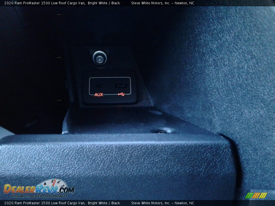 2020 Ram ProMaster 1500 Low Roof Cargo Van Bright White / Black Photo #19