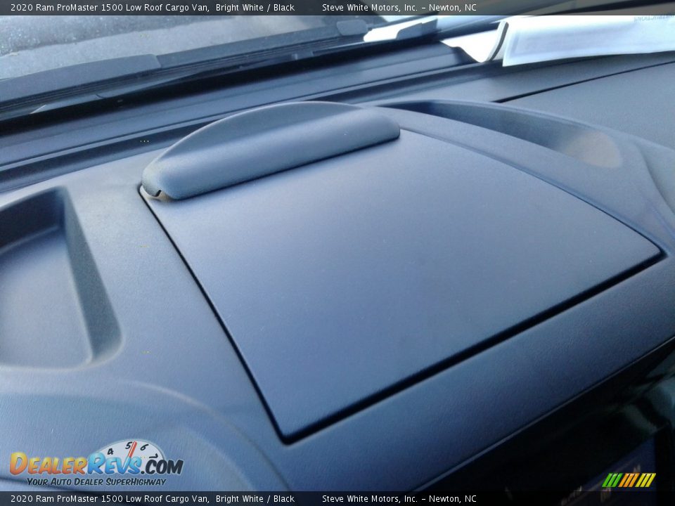 2020 Ram ProMaster 1500 Low Roof Cargo Van Bright White / Black Photo #20