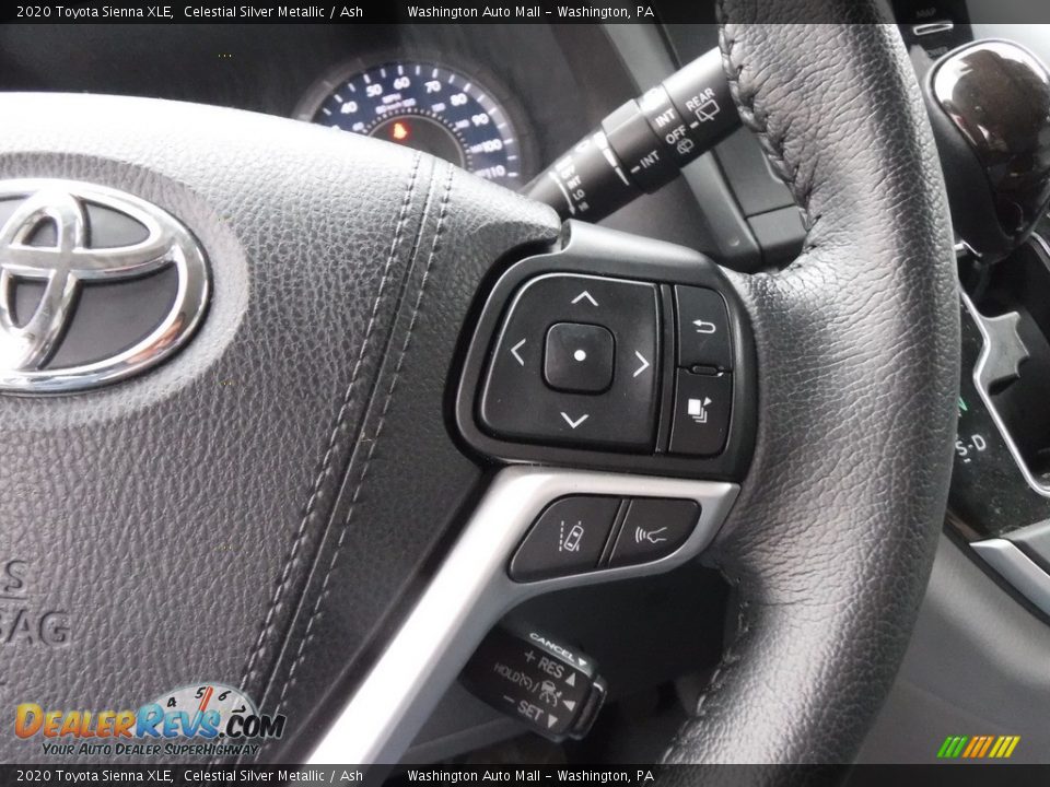 2020 Toyota Sienna XLE Steering Wheel Photo #20