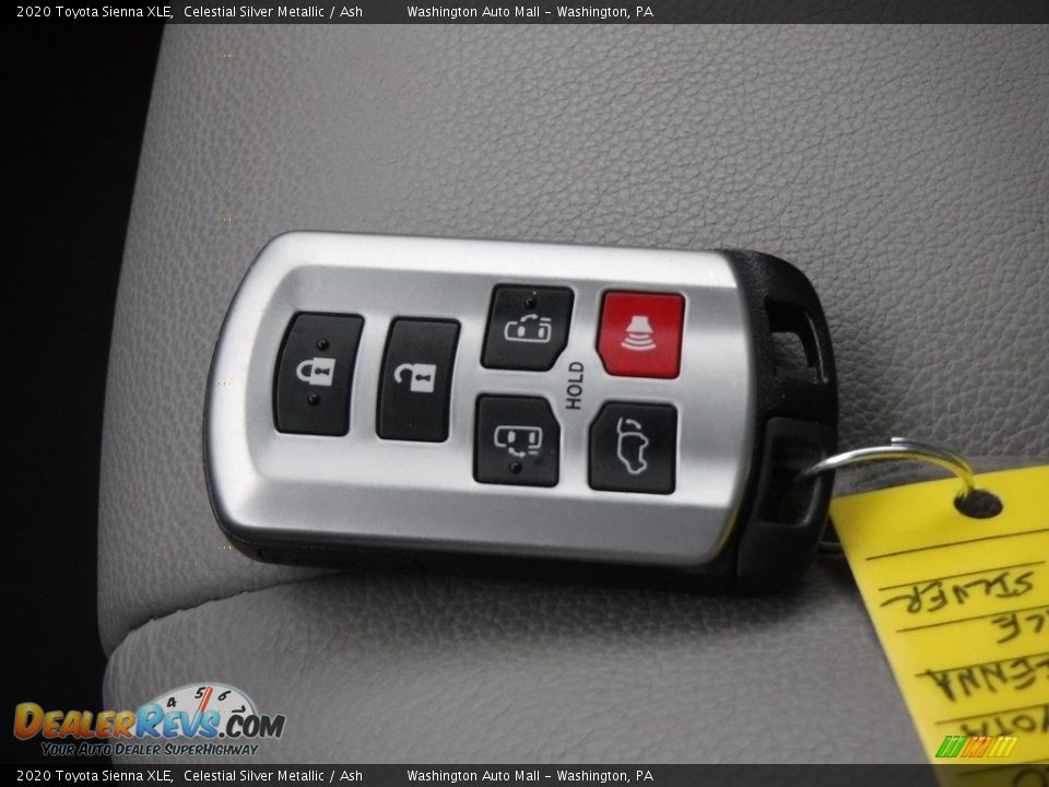 Keys of 2020 Toyota Sienna XLE Photo #28