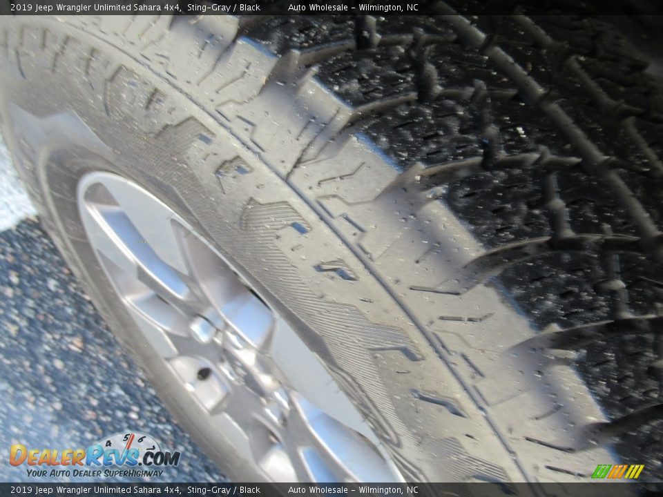 2019 Jeep Wrangler Unlimited Sahara 4x4 Sting-Gray / Black Photo #8