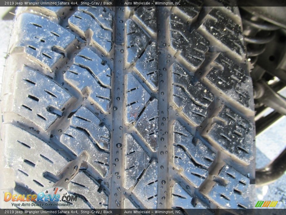 2019 Jeep Wrangler Unlimited Sahara 4x4 Sting-Gray / Black Photo #9
