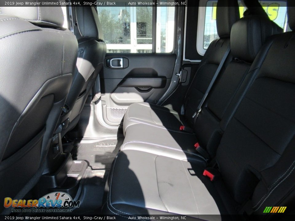 2019 Jeep Wrangler Unlimited Sahara 4x4 Sting-Gray / Black Photo #12