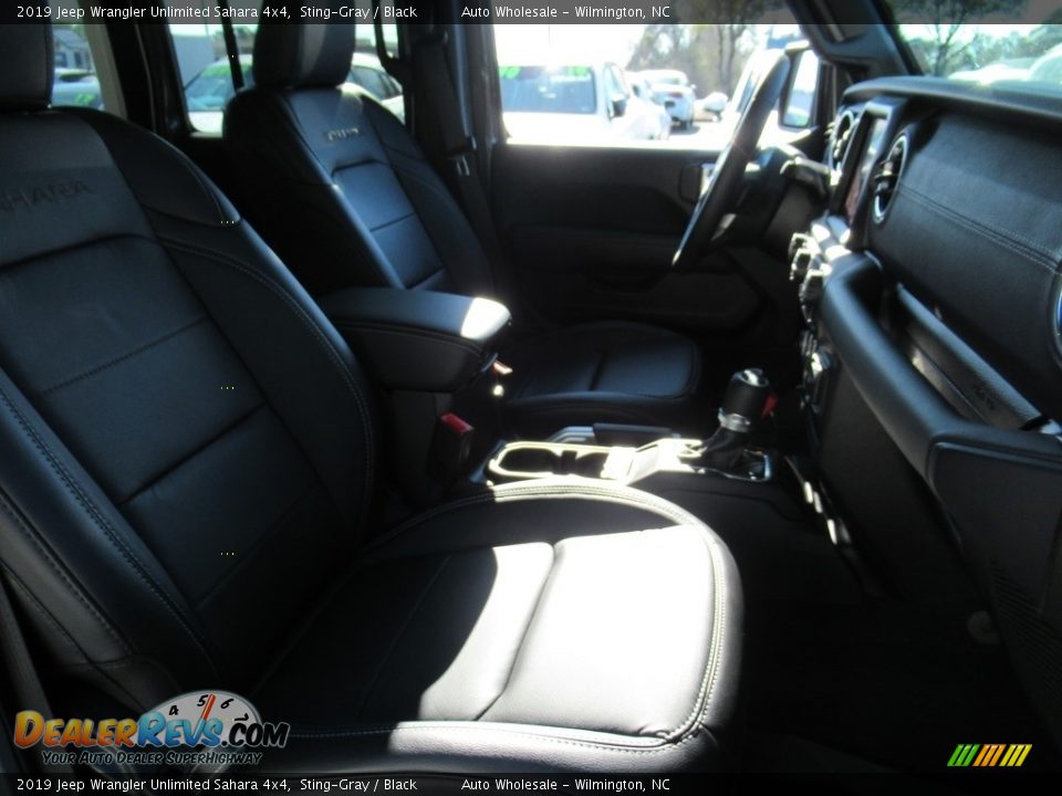 2019 Jeep Wrangler Unlimited Sahara 4x4 Sting-Gray / Black Photo #13