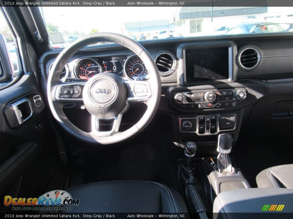 2019 Jeep Wrangler Unlimited Sahara 4x4 Sting-Gray / Black Photo #15