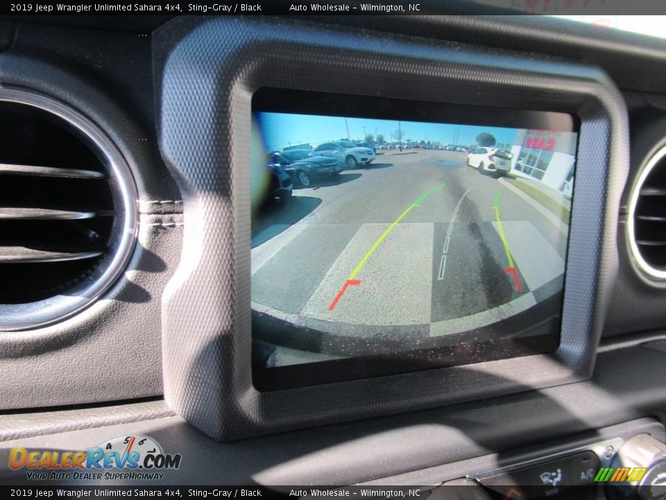 2019 Jeep Wrangler Unlimited Sahara 4x4 Sting-Gray / Black Photo #17