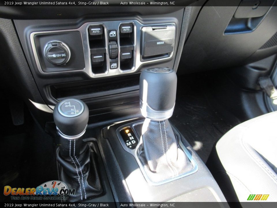 2019 Jeep Wrangler Unlimited Sahara 4x4 Sting-Gray / Black Photo #19