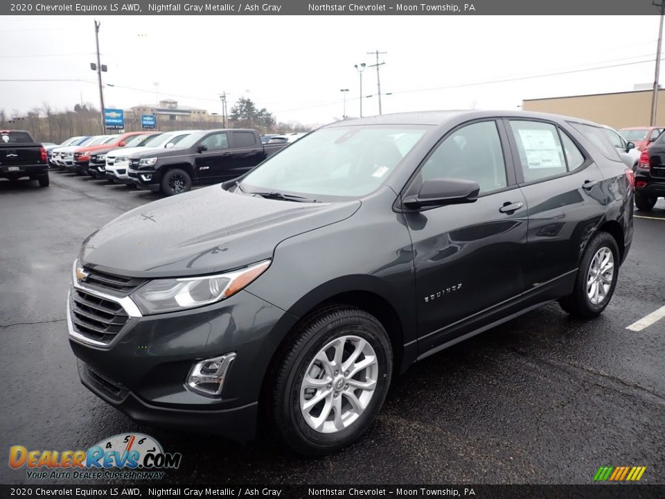 Front 3/4 View of 2020 Chevrolet Equinox LS AWD Photo #1