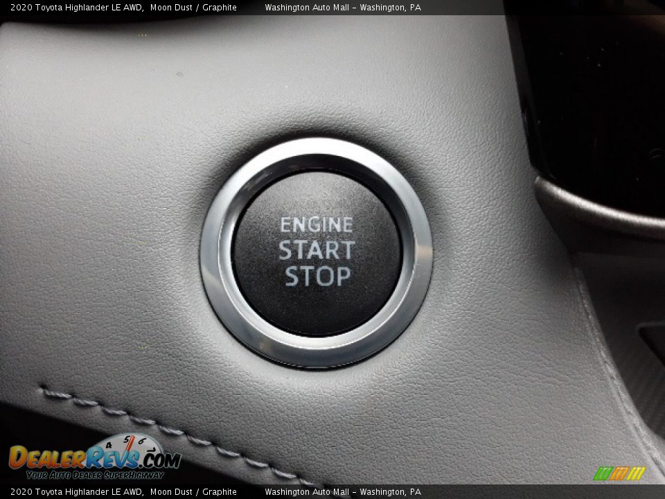 2020 Toyota Highlander LE AWD Moon Dust / Graphite Photo #10