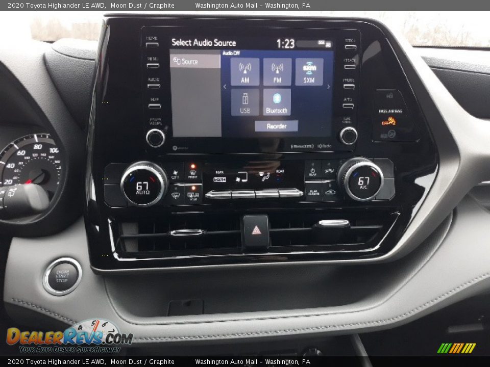 2020 Toyota Highlander LE AWD Moon Dust / Graphite Photo #11