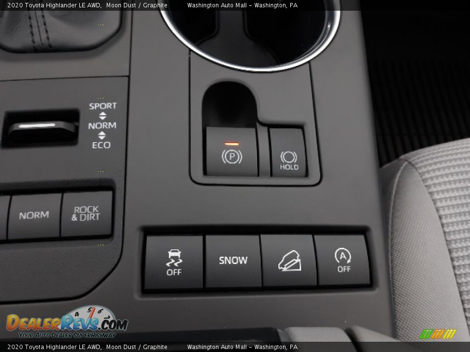2020 Toyota Highlander LE AWD Moon Dust / Graphite Photo #18