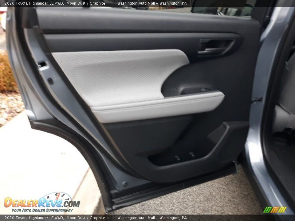 2020 Toyota Highlander LE AWD Moon Dust / Graphite Photo #30