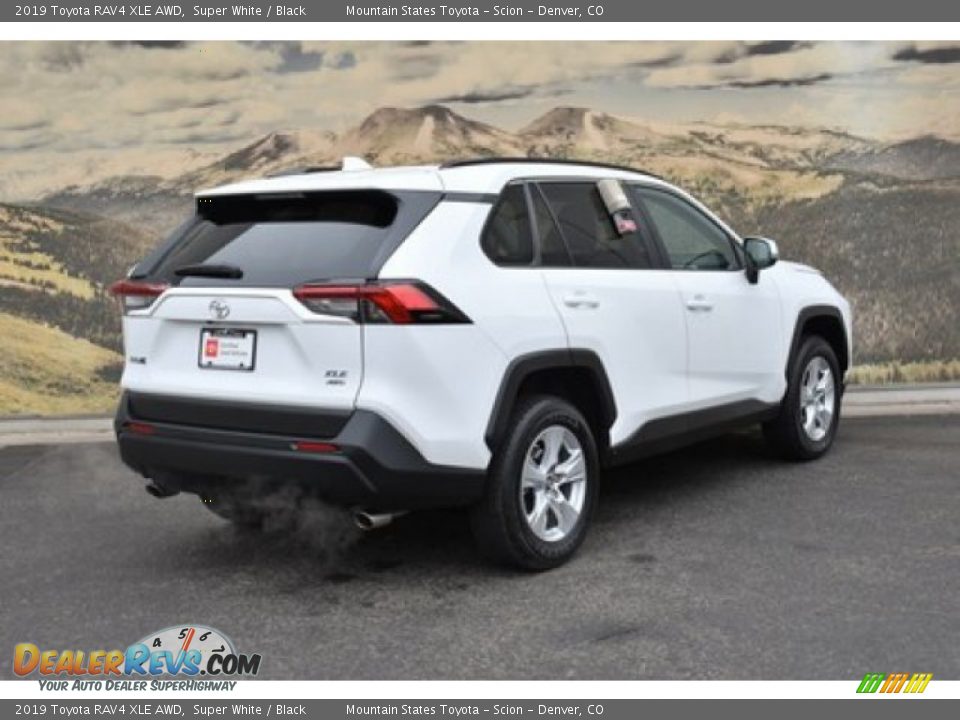 2019 Toyota RAV4 XLE AWD Super White / Black Photo #3