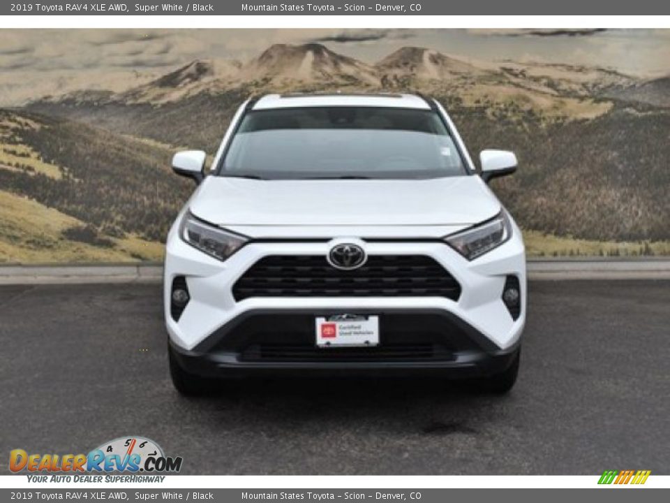 2019 Toyota RAV4 XLE AWD Super White / Black Photo #4