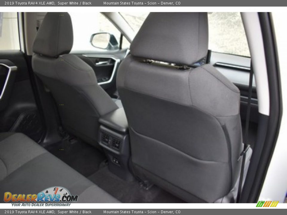 2019 Toyota RAV4 XLE AWD Super White / Black Photo #19