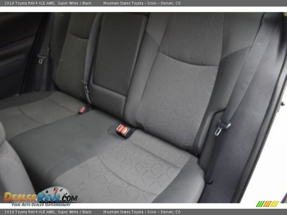 2019 Toyota RAV4 XLE AWD Super White / Black Photo #20