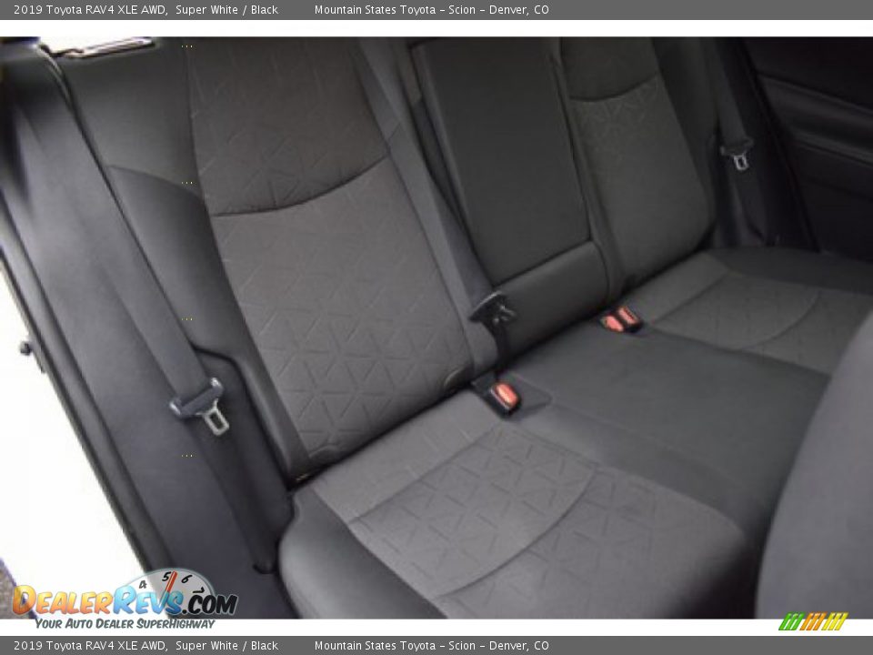 2019 Toyota RAV4 XLE AWD Super White / Black Photo #21