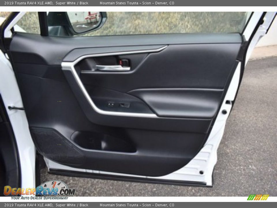 2019 Toyota RAV4 XLE AWD Super White / Black Photo #23