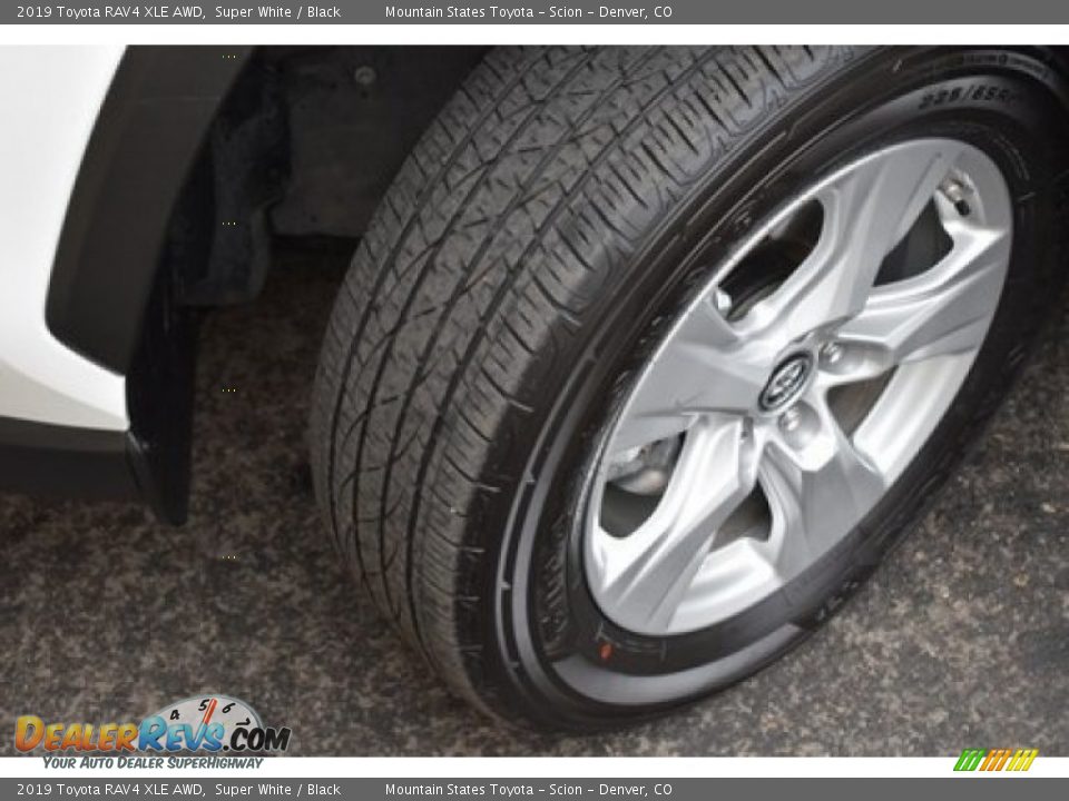 2019 Toyota RAV4 XLE AWD Super White / Black Photo #26