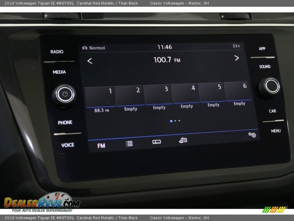 Controls of 2019 Volkswagen Tiguan SE 4MOTION Photo #12