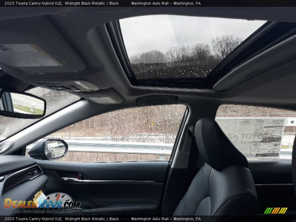 2020 Toyota Camry Hybrid XLE Midnight Black Metallic / Black Photo #26