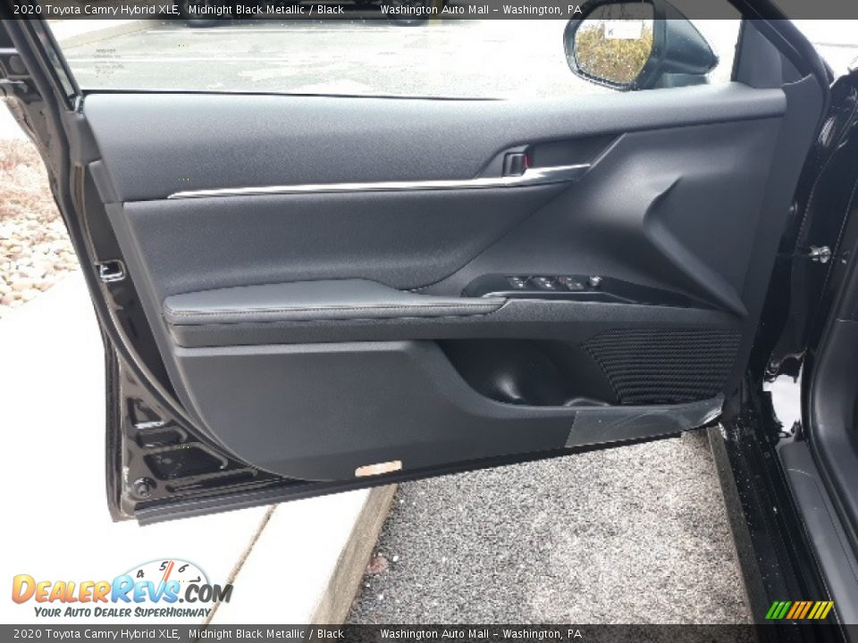 2020 Toyota Camry Hybrid XLE Midnight Black Metallic / Black Photo #28