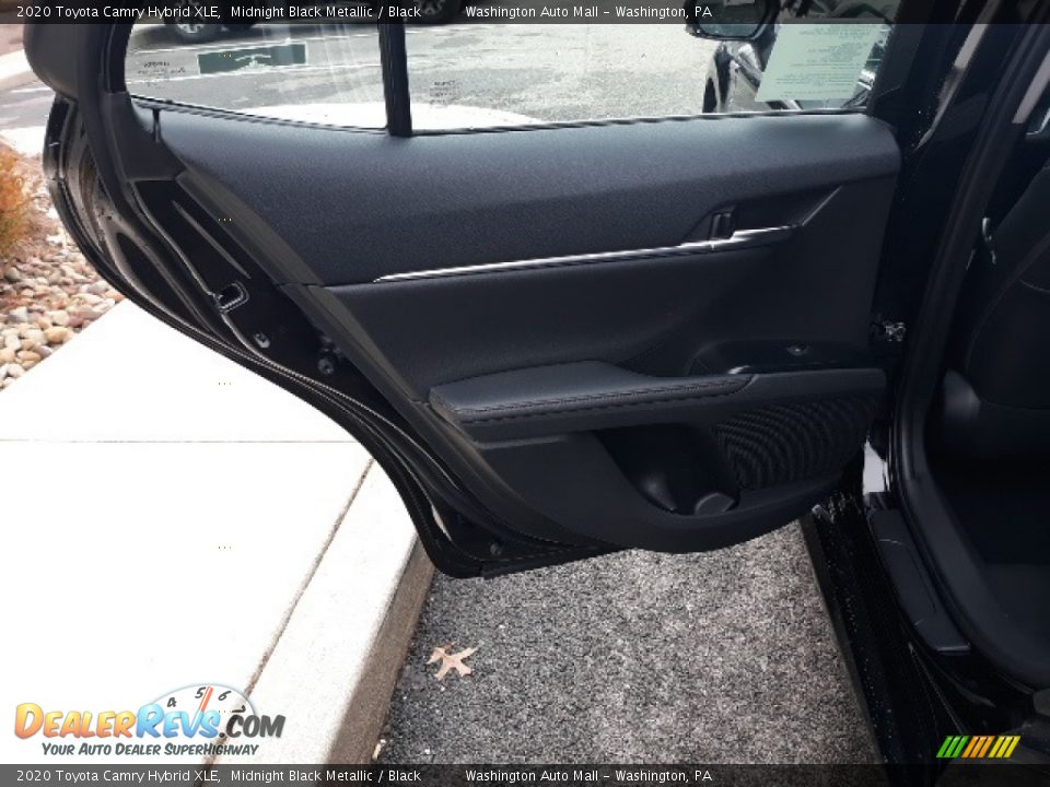 2020 Toyota Camry Hybrid XLE Midnight Black Metallic / Black Photo #33